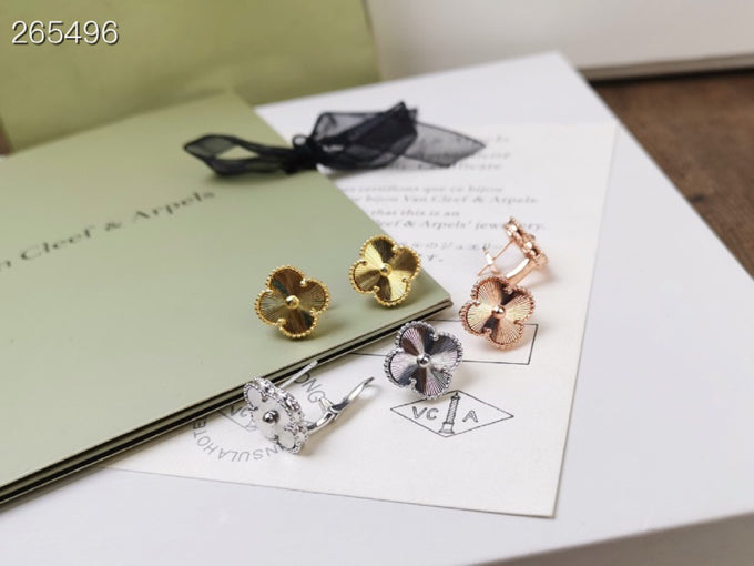[OAK JURI]CLOVER MEDIUM STUD EARRINGS