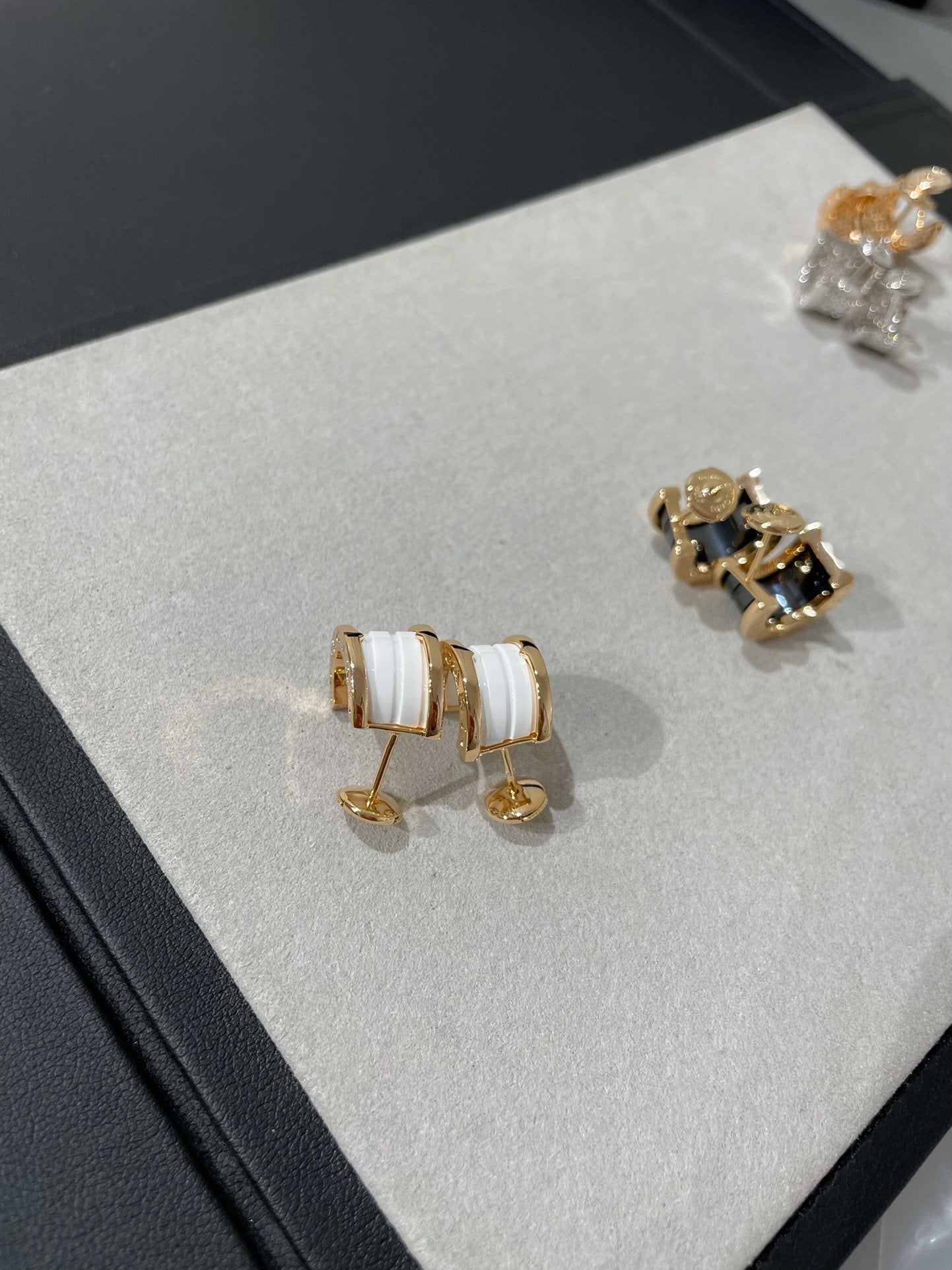 [OAK JURI]ZERO 1 PINK GOLD CERAMIC EARRINGS