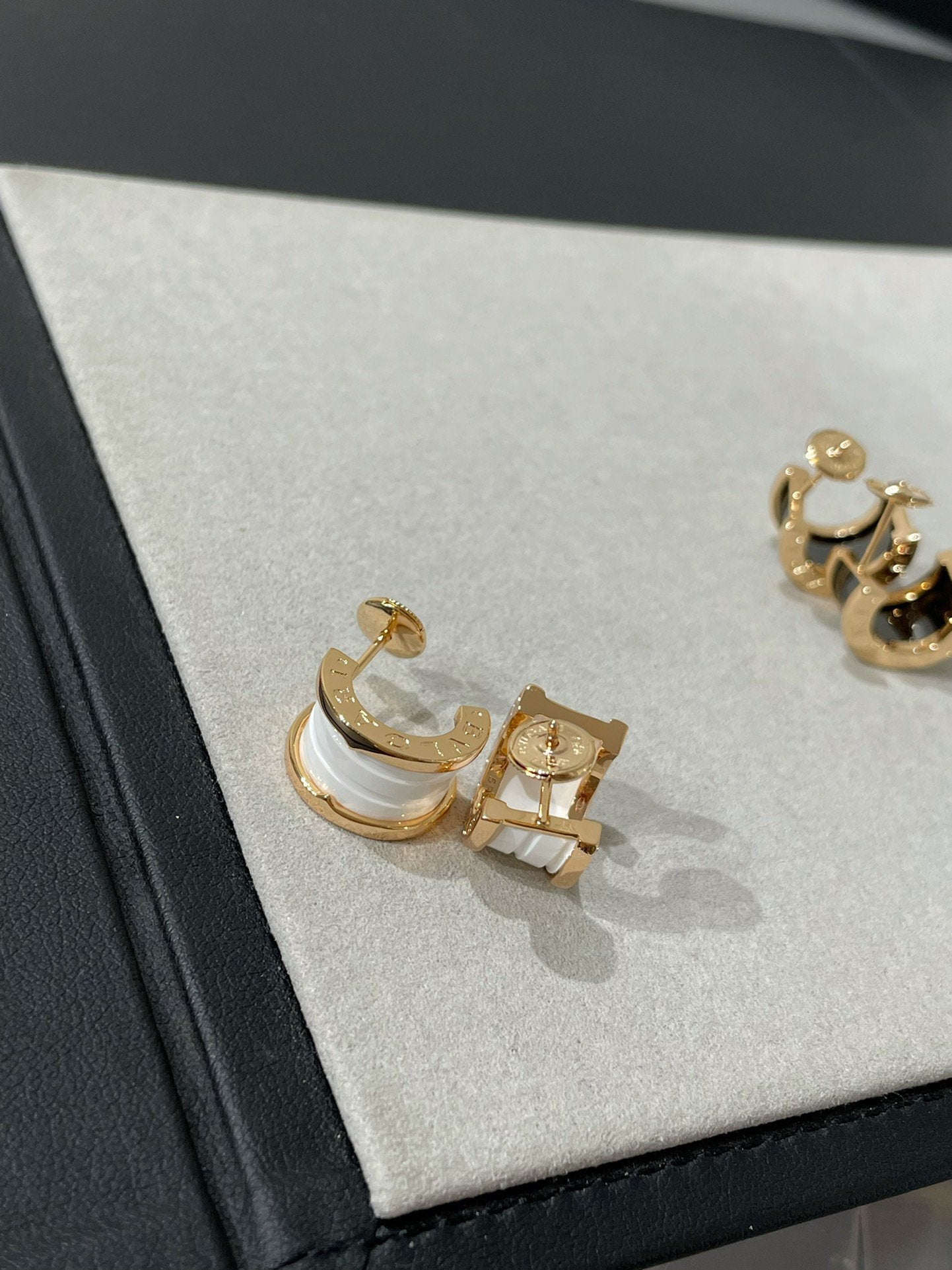 [OAK JURI]ZERO 1 PINK GOLD CERAMIC EARRINGS