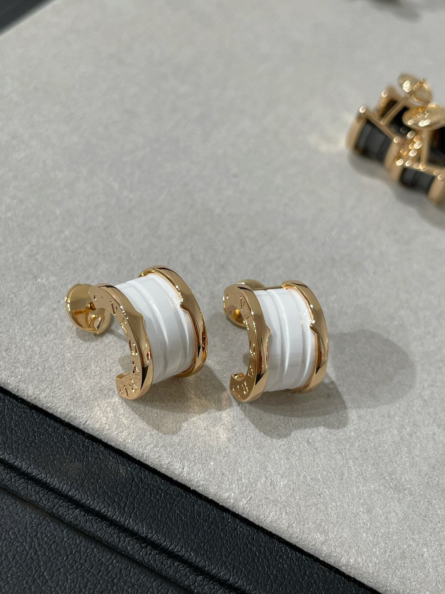 [OAK JURI]ZERO 1 PINK GOLD CERAMIC EARRINGS