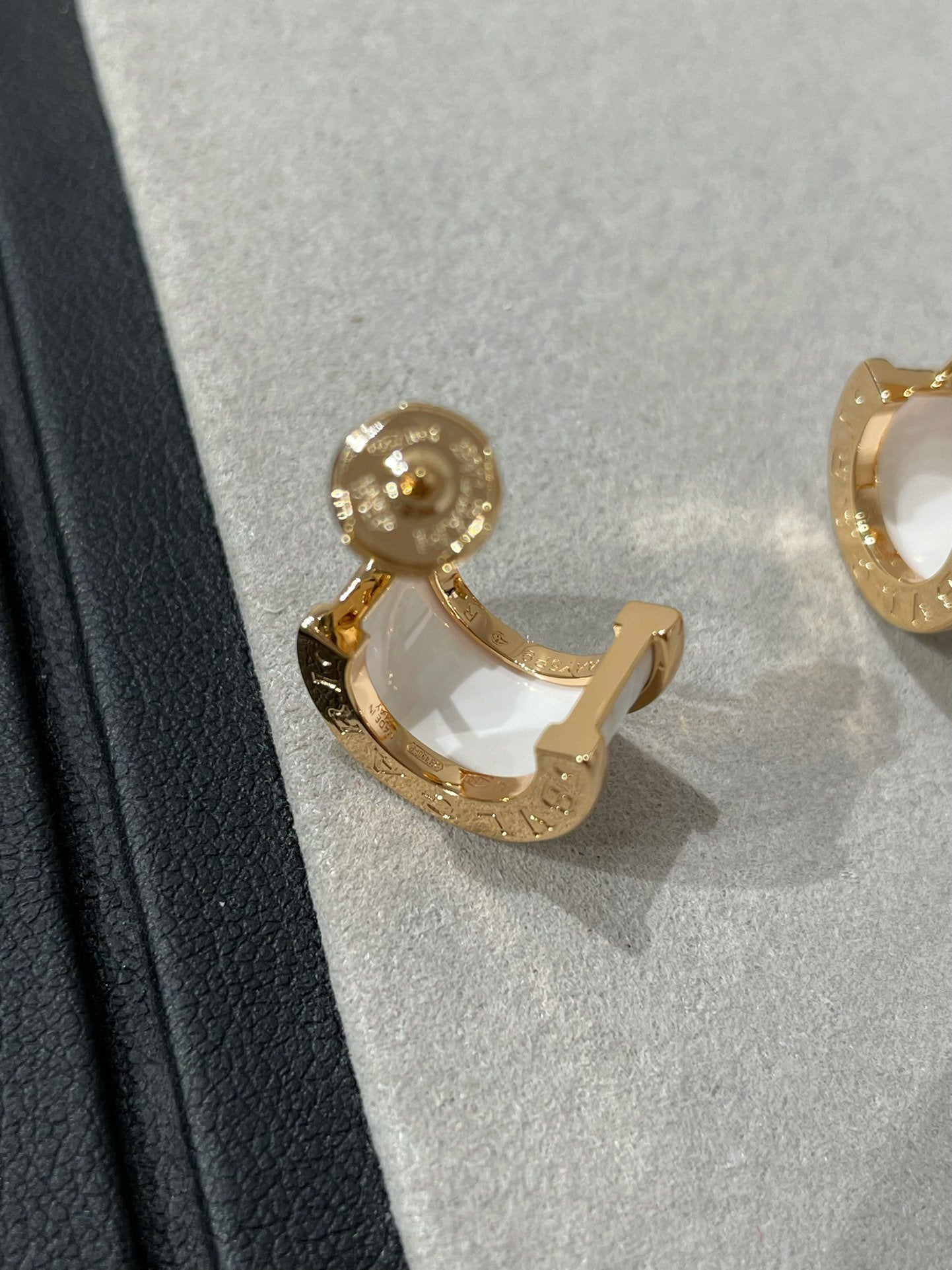 [OAK JURI]ZERO 1 PINK GOLD CERAMIC EARRINGS