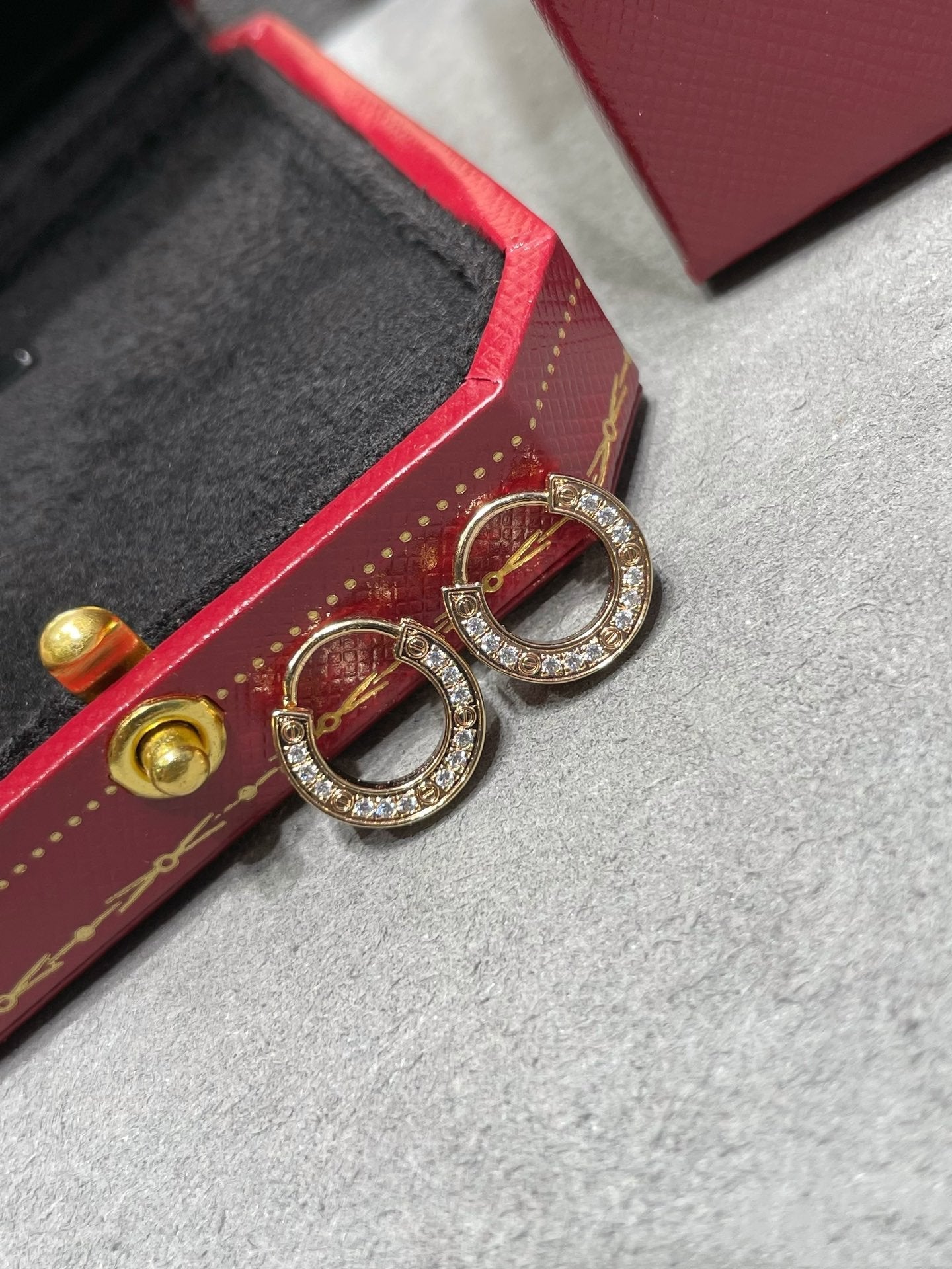 [OAK JURI]LOVE DIAMOND EARRINGS