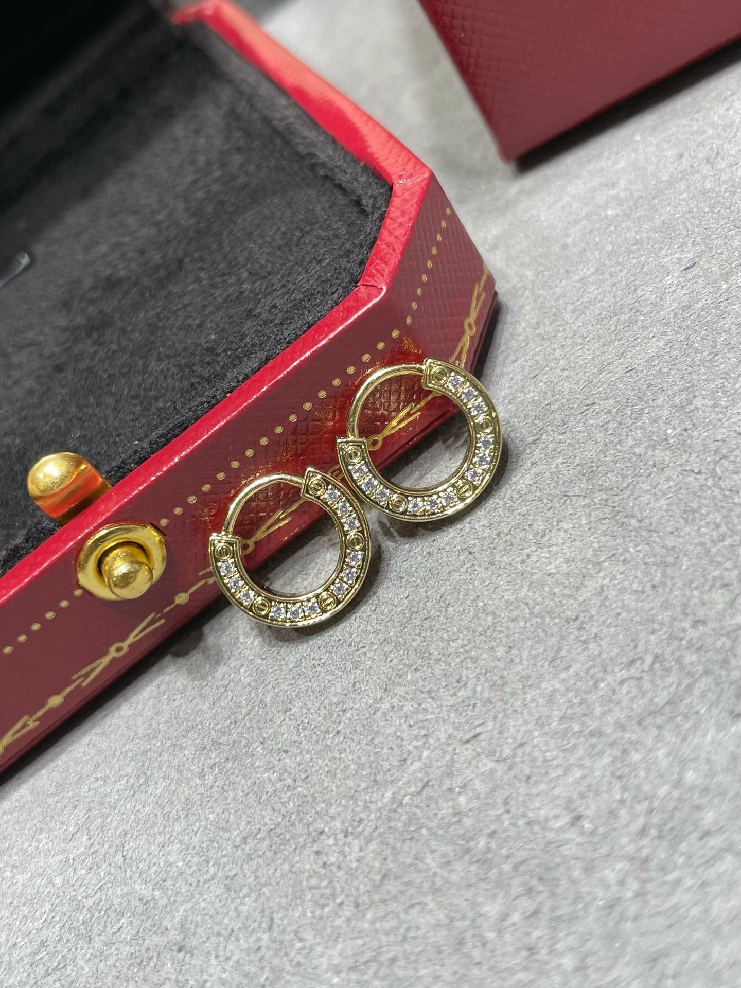 [OAK JURI]LOVE DIAMOND EARRINGS