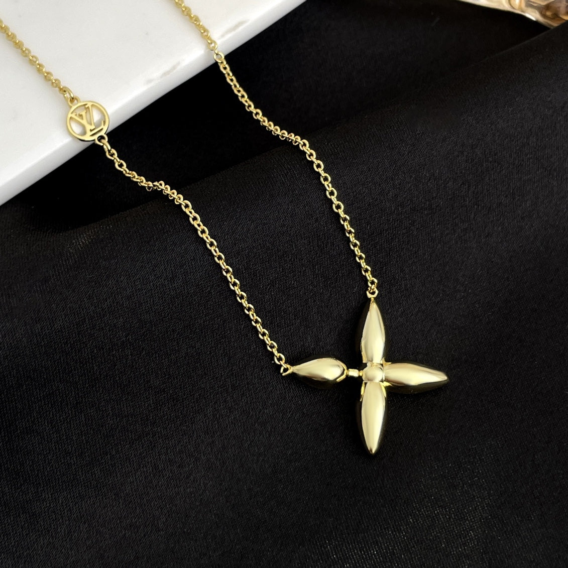 [OAK JURI]LOUISETTE GOLD NECKLACE