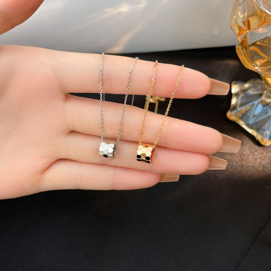 [OAK JURI]BEE MINI NECKLACE