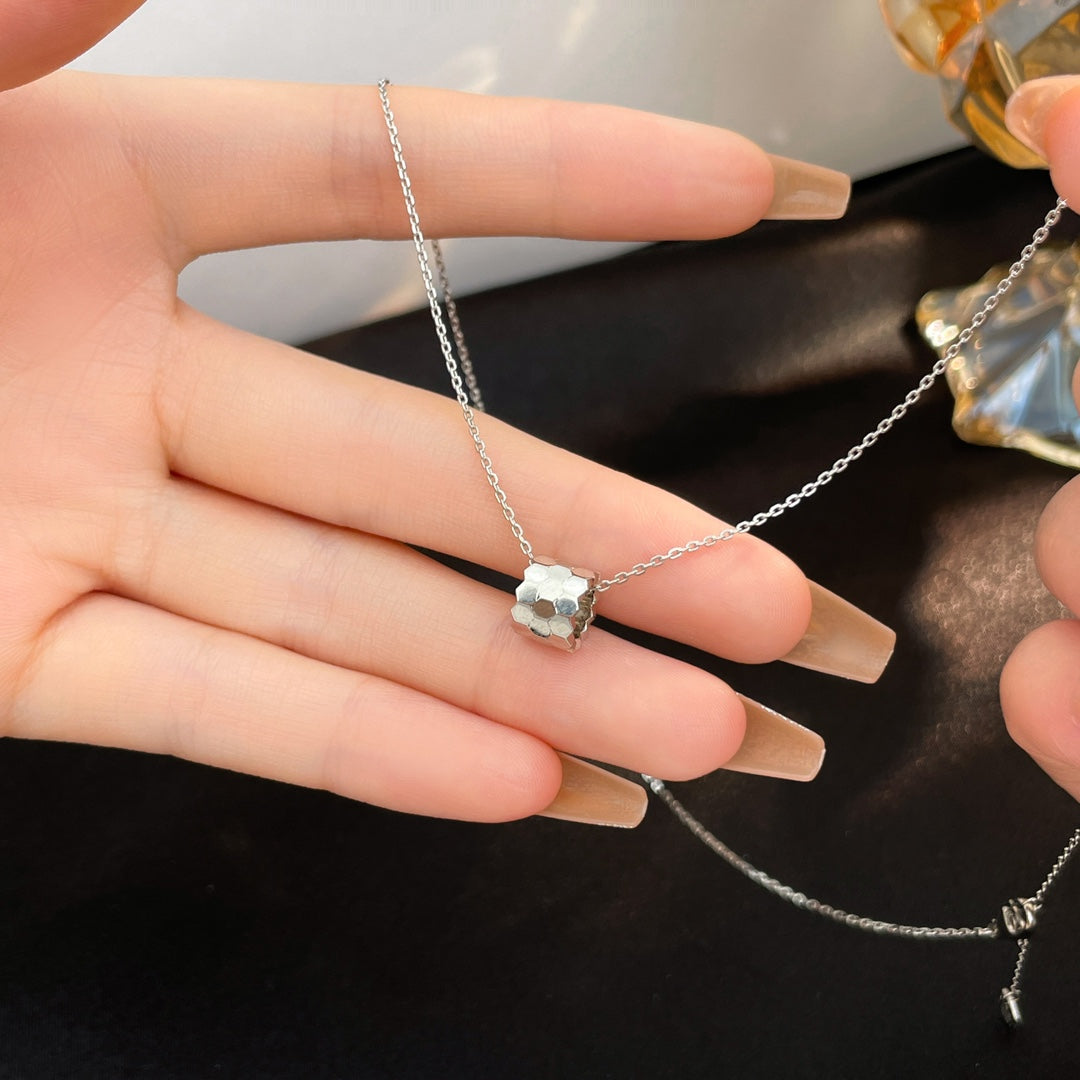 [OAK JURI]BEE MINI NECKLACE