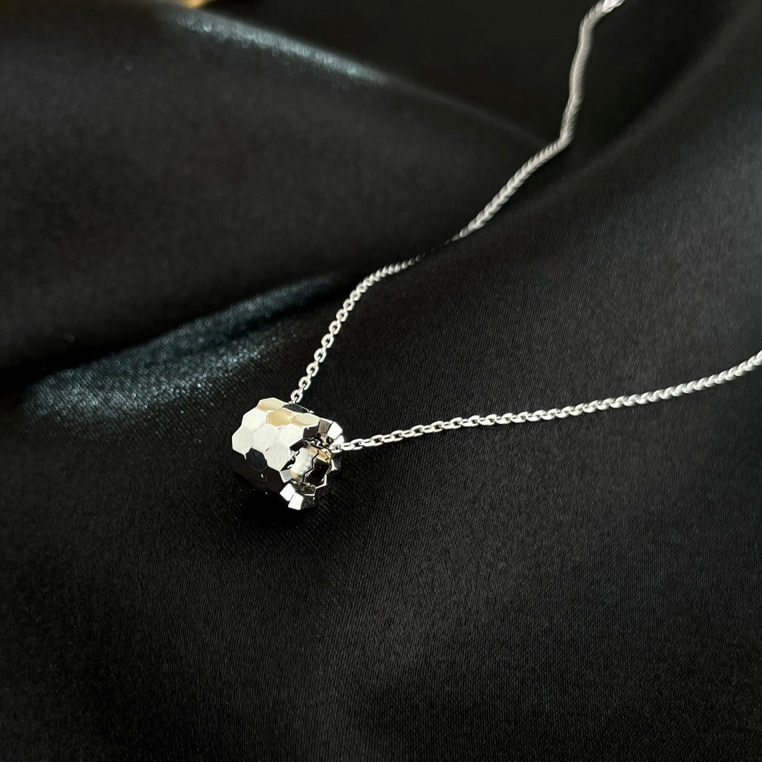 [OAK JURI]BEE MINI NECKLACE