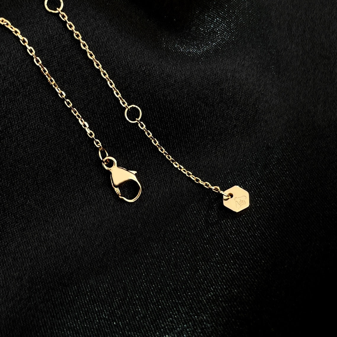 [OAK JURI]BEE MINI NECKLACE