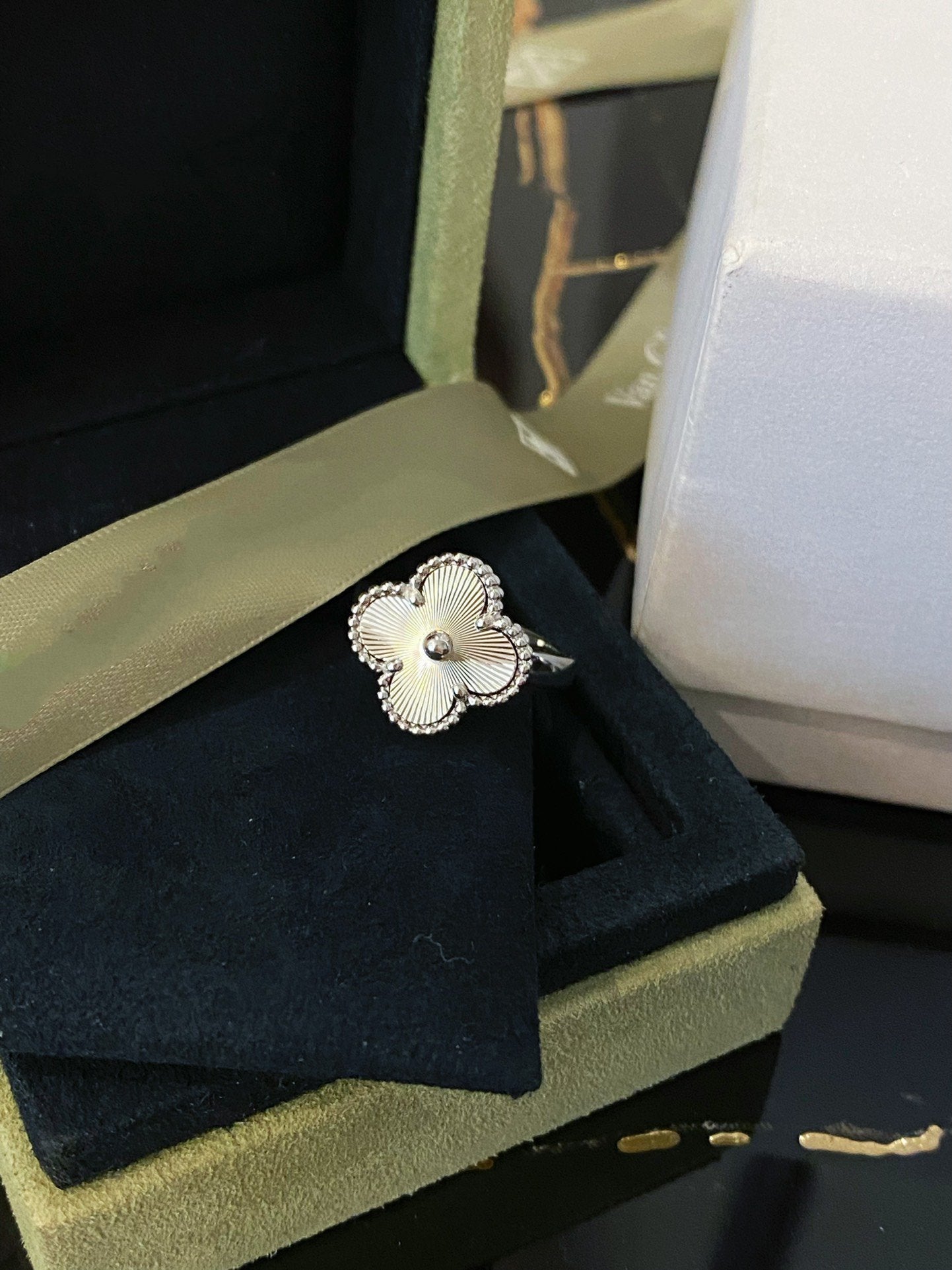 [OAK JURI]CLOVER SILVER RING