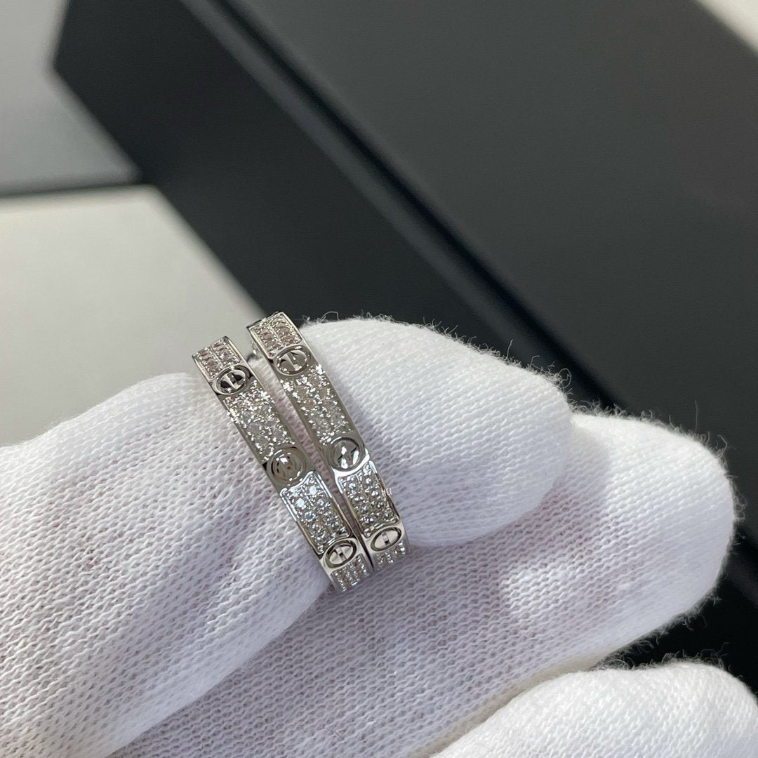 [OAK JURI]LOVE DIAMOND SILVER HOOP EARRINGS