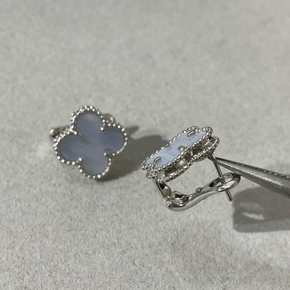 [OAK JURI]CLOVER CHALCEDONY SILVER STUD EARRINGS