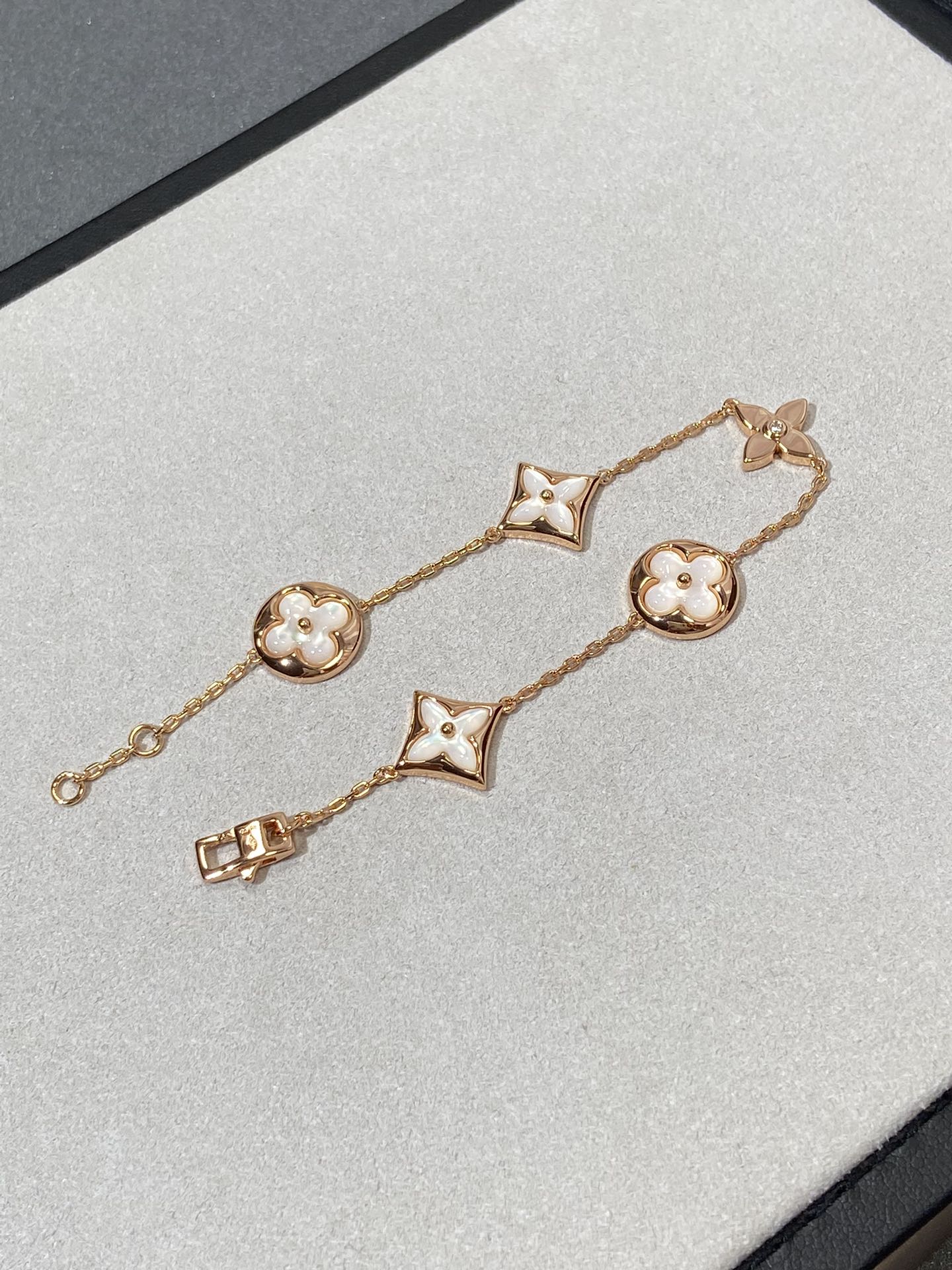 [OAK JURI]STAR AND SUN 5 MOTIF MOP PINK GOLD BRACELET
