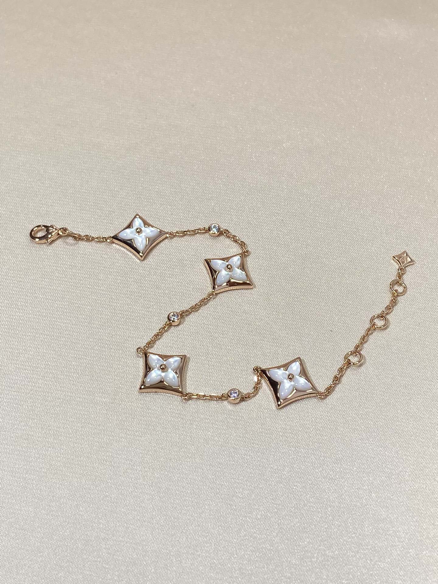[OAK JURI]STAR 4 MOTIF MOP DIAMOND PINK GOLD BRACELET