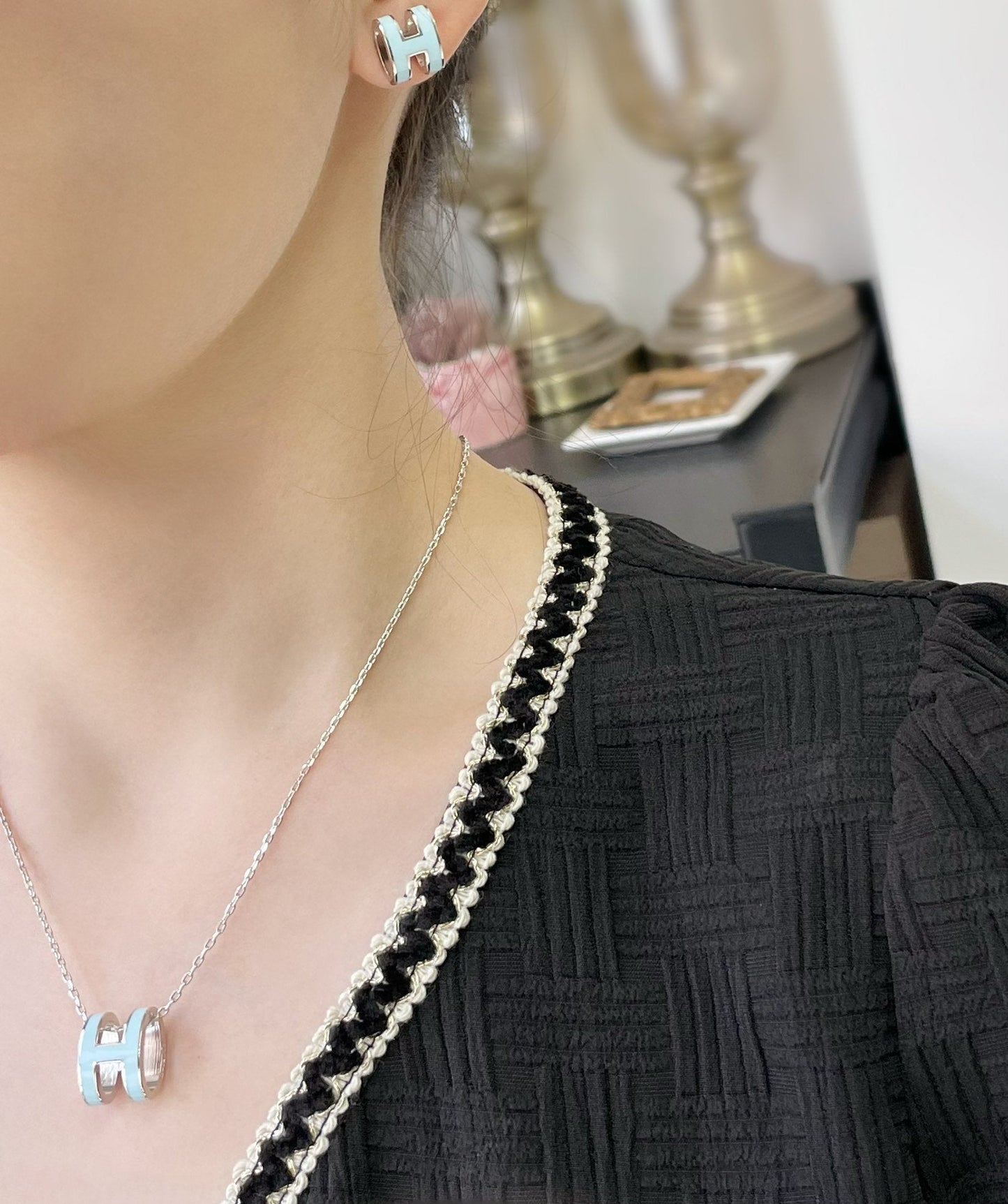 [OAK JURI]POP H SKY BLUE STUD EARRINGS