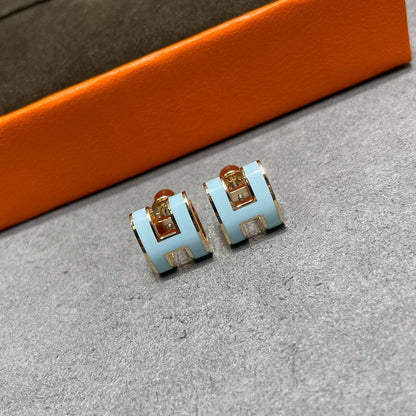 [OAK JURI]POP H SKY BLUE STUD EARRINGS