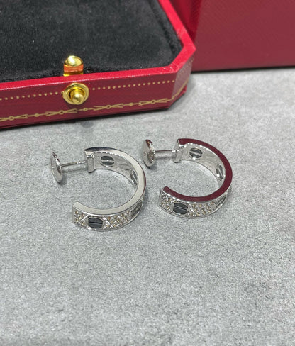 [OAK JURI]LOVE CERAMIC DIAMOND PAVED SILVER EARRINGS