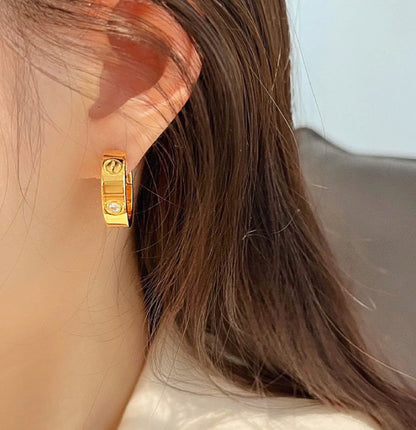 [OAK JURI]LOVE 5.5MM 1 DIAMOND EARRINGS