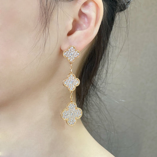 [OAK JURI]CLOVER 3 MOTIFS DIAMOND PAVED ROSE GOLD EARRINGS