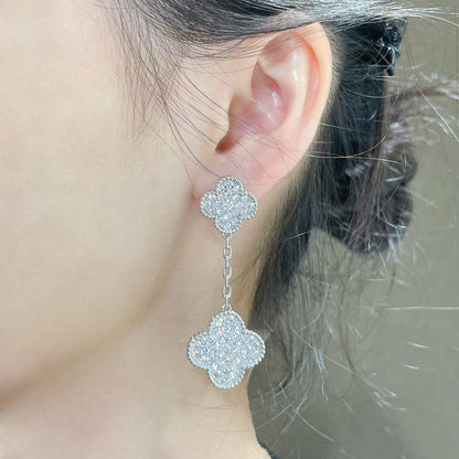 [OAK JURI]CLOVER 2 MOTIFS DIAMOND PAVED SILVER EARRINGS