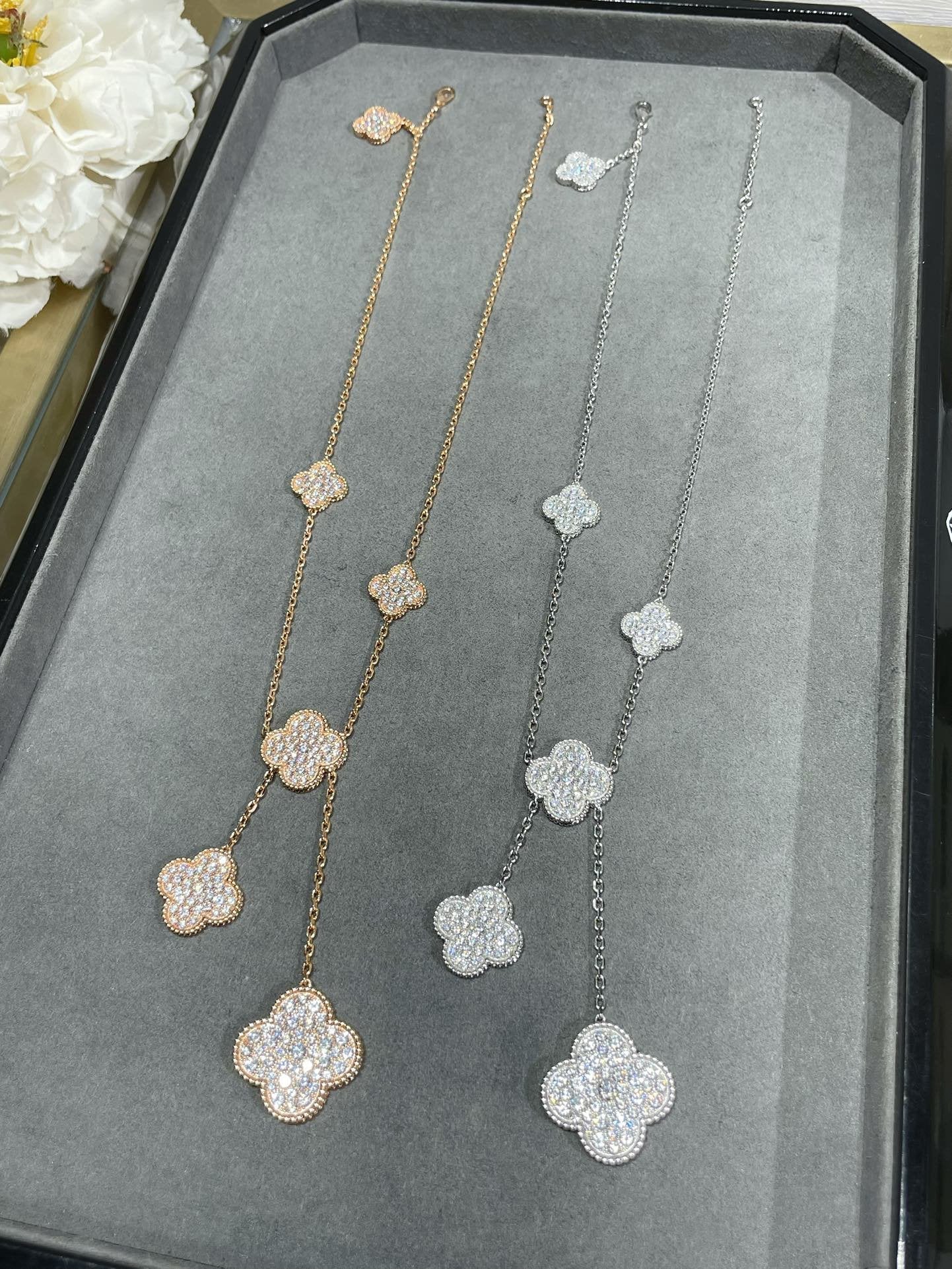 [OAK JURI]CLOVER 6 MOTIF DIAMOND PAVED NECKLACE