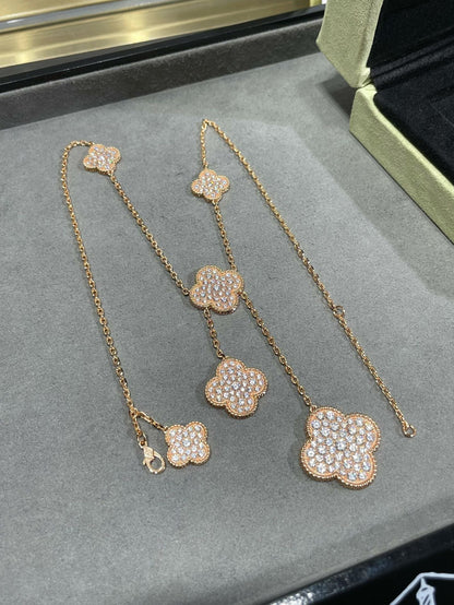 [OAK JURI]CLOVER 6 MOTIF DIAMOND PAVED NECKLACE
