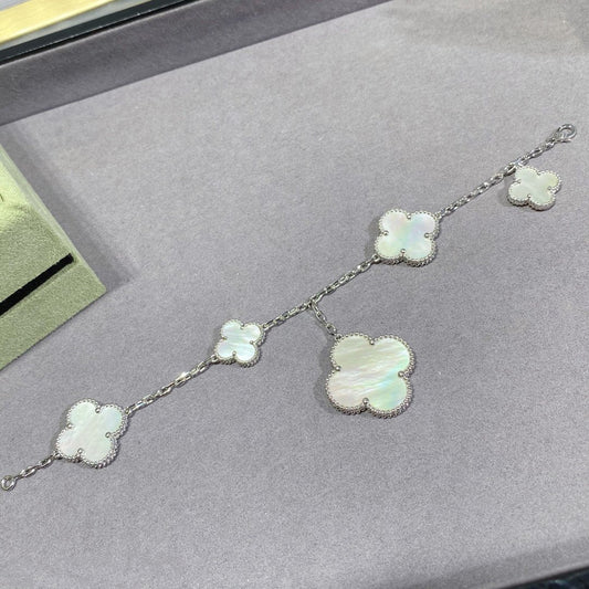 [OAK JURI]CLOVER 5 MOTIF WHITE MOP SILVER BRACELET