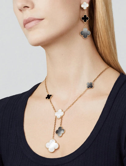 [OAK JURI]CLOVER 3 MOTIF MOP ONYX DARK MOP PINK GOLD EARRINGS