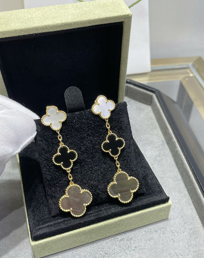 [OAK JURI]CLOVER 3 MOTIF MOP ONYX DARK MOP PINK GOLD EARRINGS