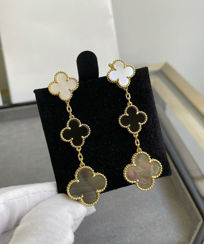 [OAK JURI]CLOVER 3 MOTIF MOP ONYX DARK MOP PINK GOLD EARRINGS