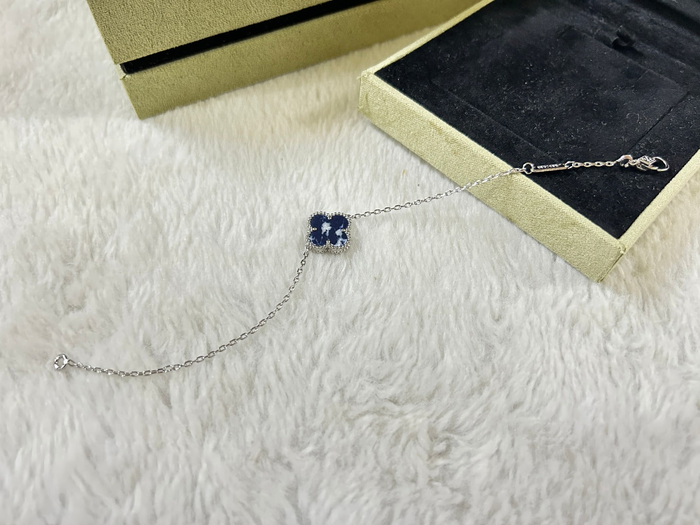 [OAK JURI]CLOVER 1 MOTIF PIETERSITE BRACELET