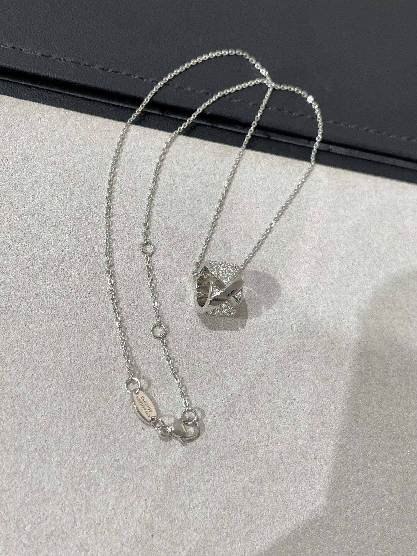 [OAK JURI]LIENS EVIDENCE DIAMOND PAVED NECKLACE