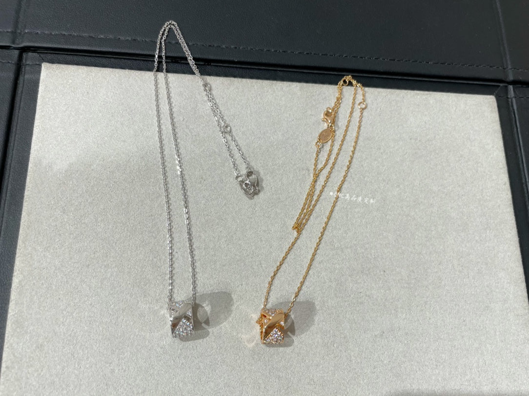 [OAK JURI]LIENS EVIDENCE DIAMOND PAVED NECKLACE