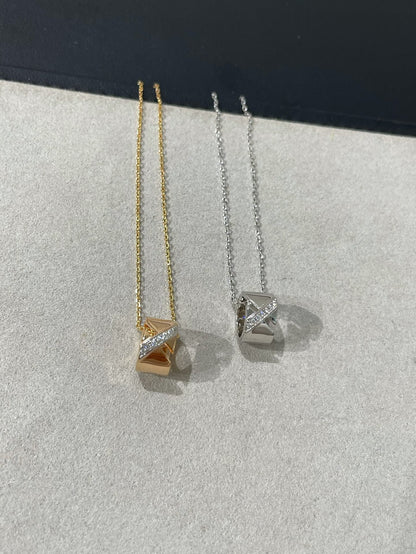 [OAK JURI]LIENS EVIDENCE DIAMOND NECKLACE