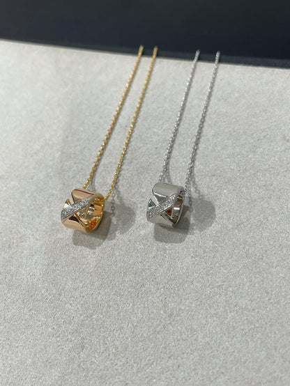 [OAK JURI]LIENS EVIDENCE DIAMOND NECKLACE