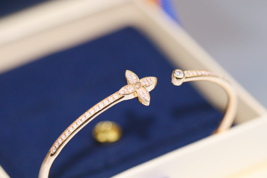 [OAK JURI]IDYLLE PINK GOLD OPEN BRACELET DIAMOND PAVED