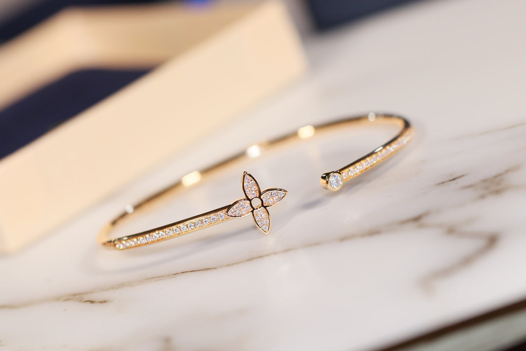 [OAK JURI]IDYLLE GOLD OPEN BRACELET DIAMOND PAVED