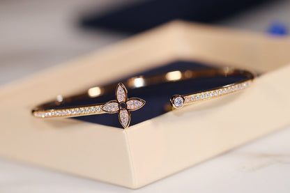 [OAK JURI]IDYLLE GOLD OPEN BRACELET DIAMOND PAVED
