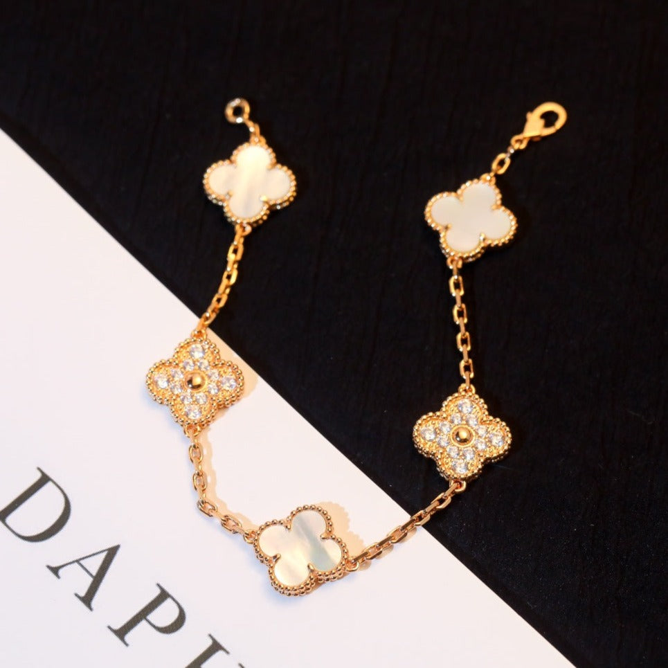 [OAK JURI]CLOVER BRACELET 5 MOTIF WHITE MOP DIAMOND