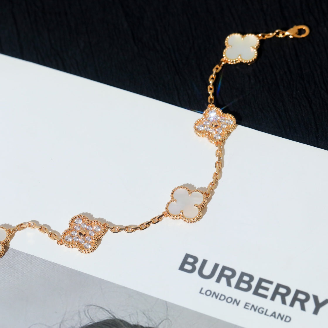 [OAK JURI]CLOVER BRACELET 5 MOTIF WHITE MOP DIAMOND