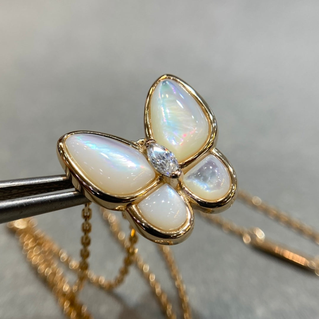 [OAK JURI]BUTTERFLY MOP DIAMOND NECKLACE