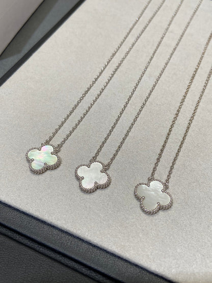 [OAK JURI]CLOVER MEDIUM SILVER WHITE MOP NECKLACE