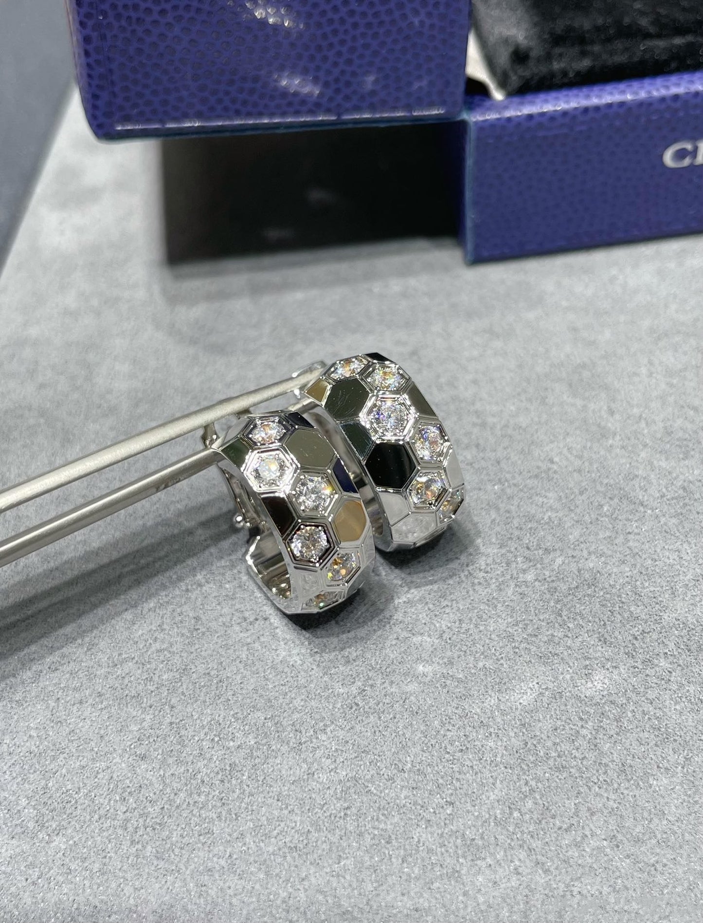 [OAK JURI]BEE LOVE DIAMOND HOOP EARRINGS