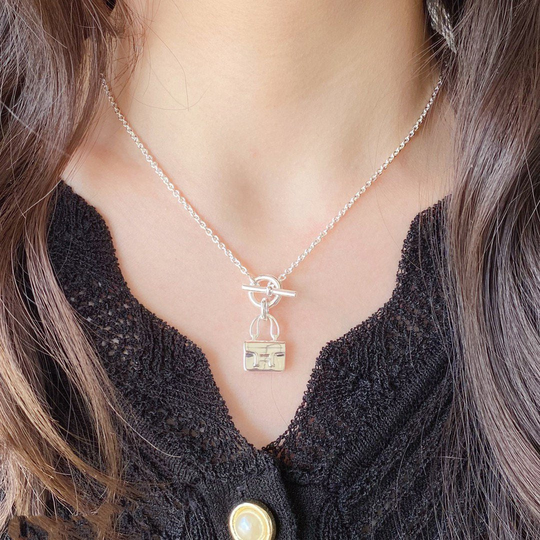 [OAK JURI]CONSTANCE PEDANT SILVER NECKLACE