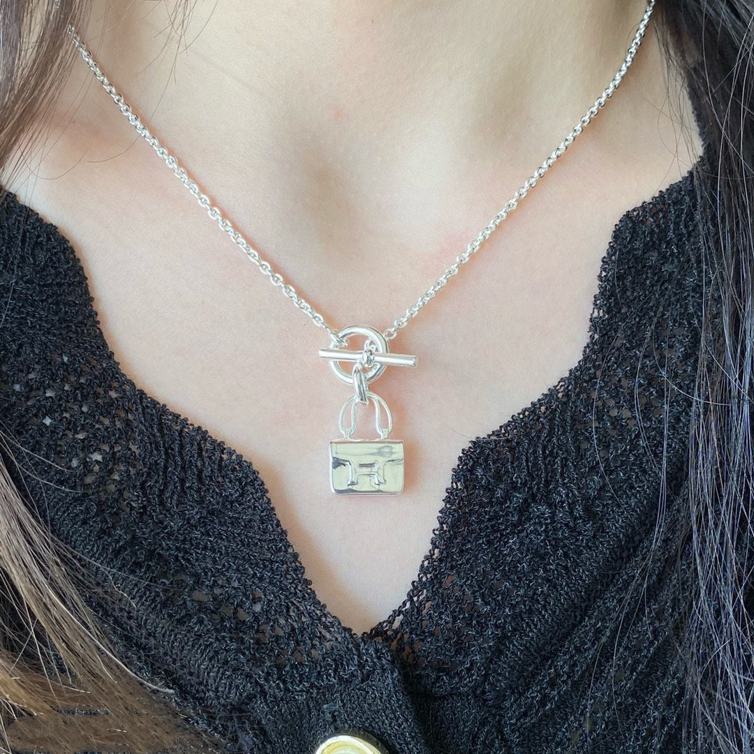 [OAK JURI]CONSTANCE PEDANT SILVER NECKLACE