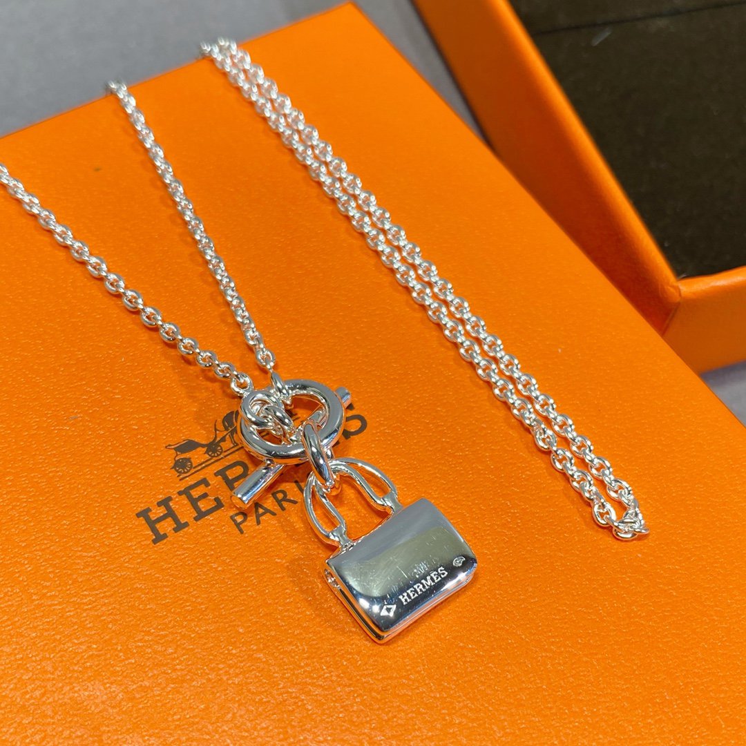 [OAK JURI]CONSTANCE PEDANT SILVER NECKLACE