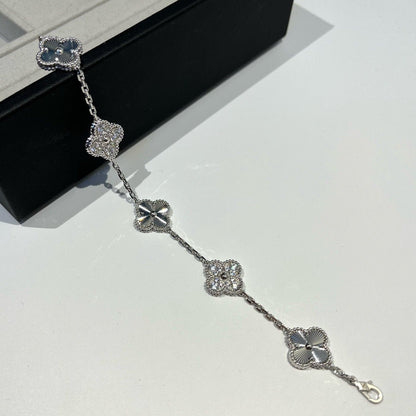[OAK JURI]CLOVER 5 MOTIF SILVER DIAMOND BRACELET