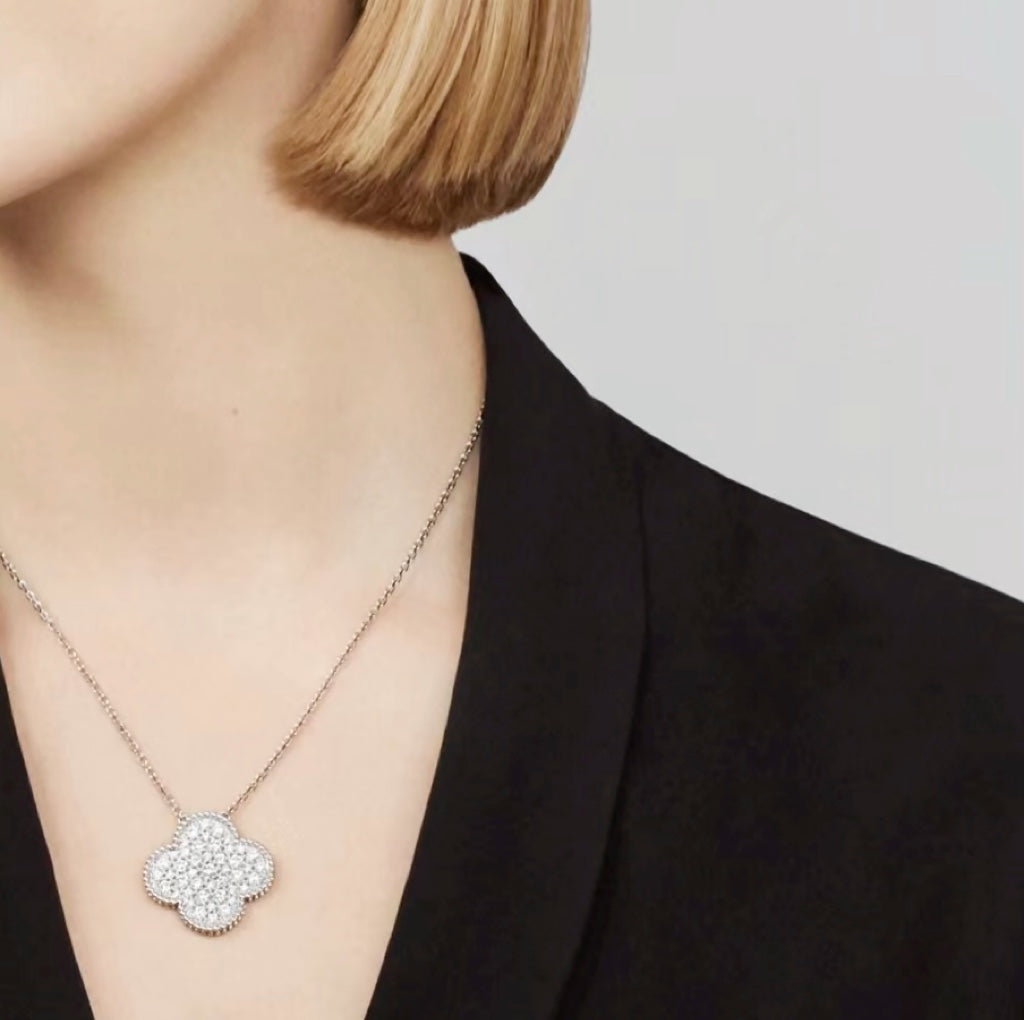 [OAK JURI]CLOVER 25MM LARGE PENDANT DIAMOND PAVED SILVER NECKLACE