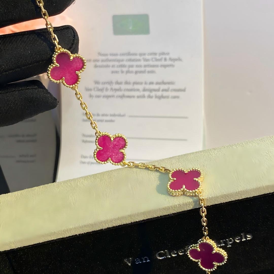 [OAK JURI]CLOVER 5 MOTIFS PINK ENAMEL BRACELET