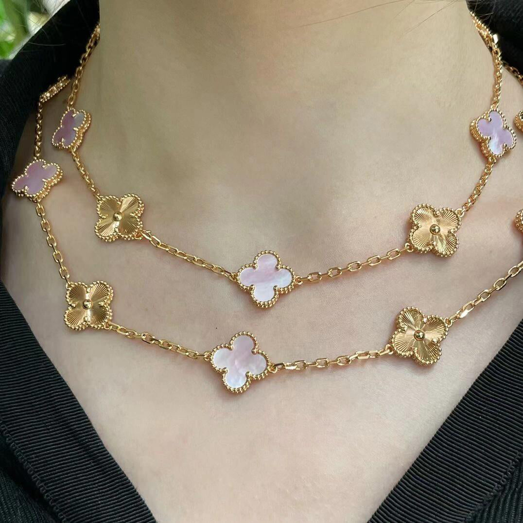 [OAK JURI]CLOVER 20 MOTIFS LASER PINK MOP NECKLACE
