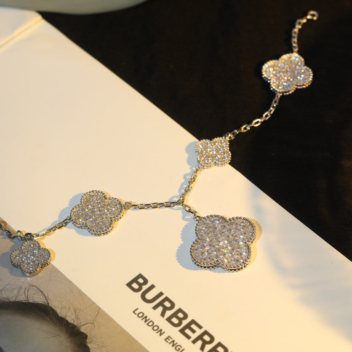 [OAK JURI]CLOVER BRACELET 5 MOTIF SILVER DIAMOND PAVED